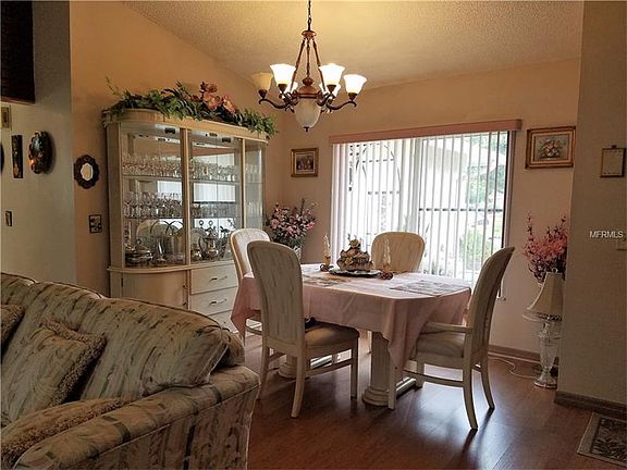 4th image of 9106 Regents Park Dr