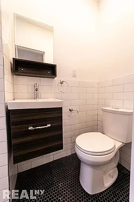 Rented by Owner | media 17