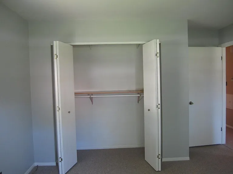 2230 W Mill Rd — Photo 11
