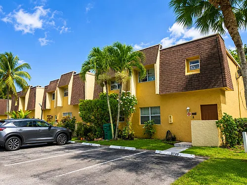 5728-5728 Blueberry Ct #38 Photo 1