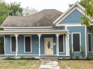 305 Park St, Taylor, TX 76574