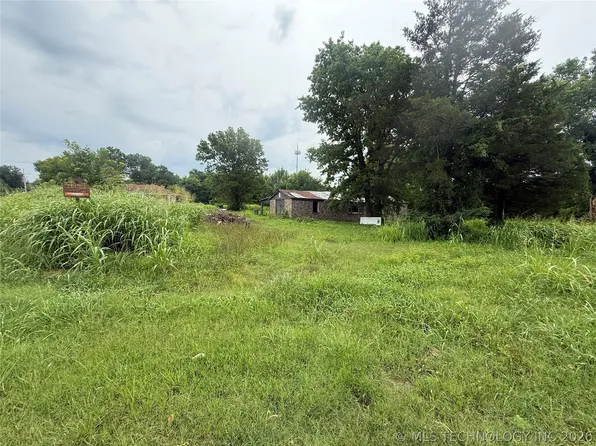 907 W Corporation St, Henryetta, OK 74437