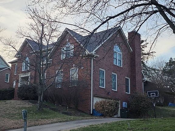2nd image of 1064 Beech Tree Ln