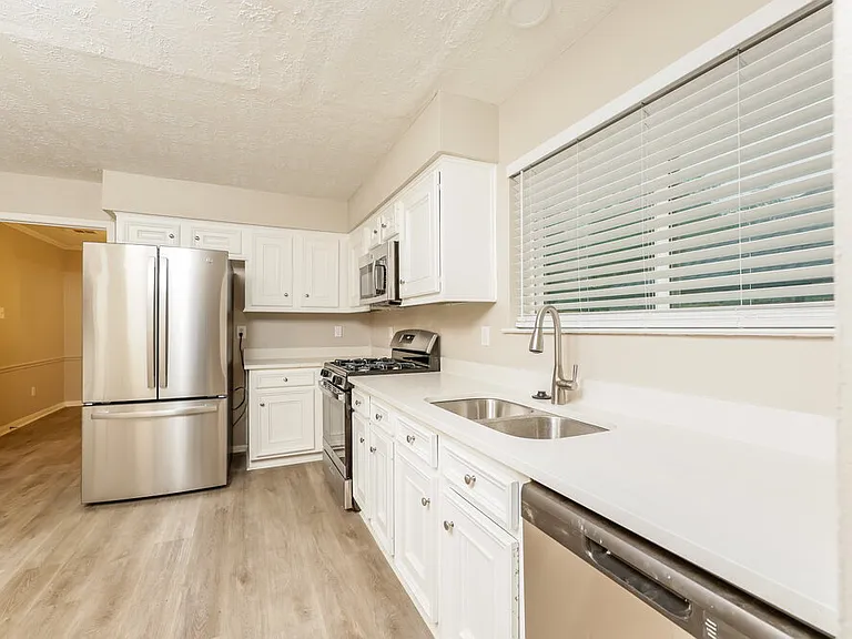 4018 Oakrun Dr — Photo 10