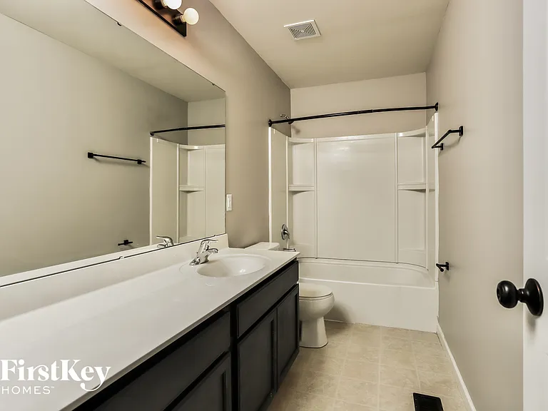283 Cambridgeshire Ct — Photo 9