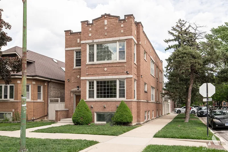 3301 N Kilbourn Ave #G