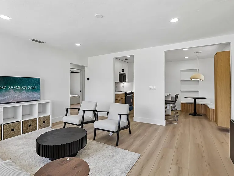6595 SW 31st St — Photo 11