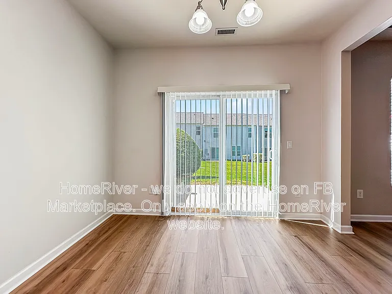 8104 Yaxley Hall Dr — Photo 6