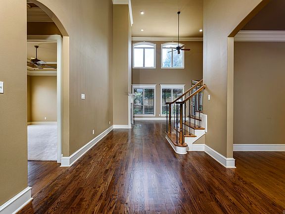 4th image of 139 Courts Ln
