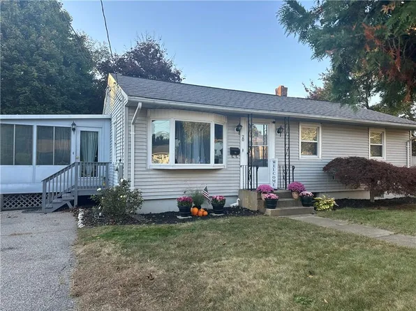 20 Fairgreen Dr, West Warwick, RI 02893