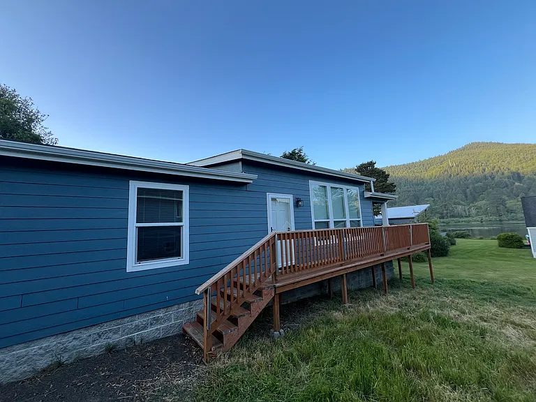 2242 Highway 101 N — Photo 8