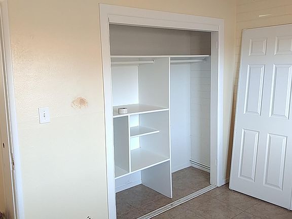 2nd image of 1329 W Garden Cir