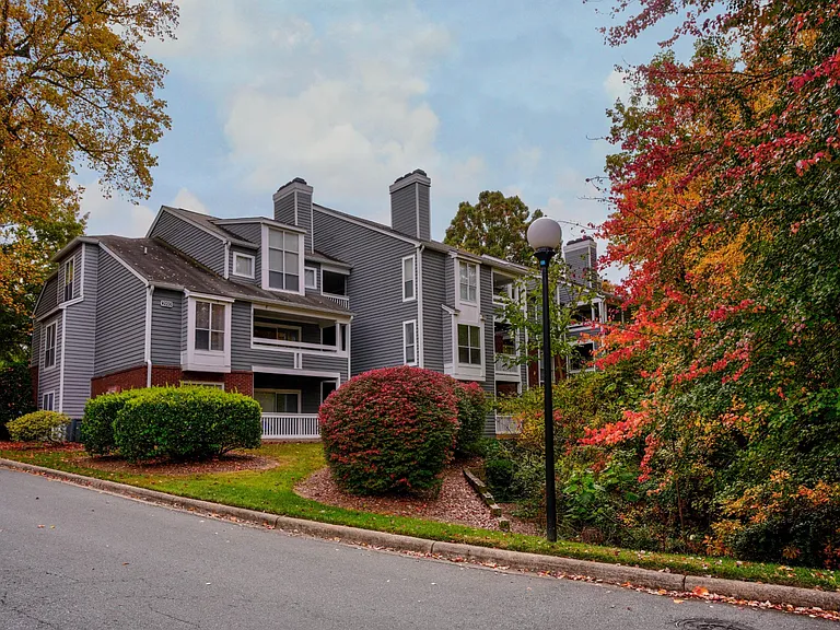 Highland Oaks Apartments — Photo 32