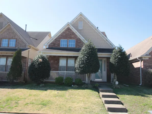 8575 Griffin Park Dr, Cordova, TN 38018