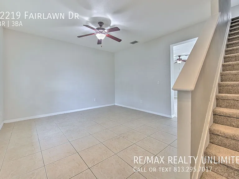 12219 Fairlawn Dr — Photo 2
