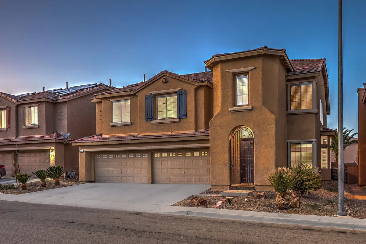 Building Photo - 9218 Desert Heat Ave