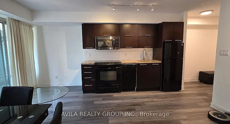 126 Simcoe St #301 — Photo 24