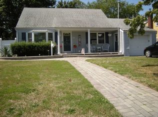 64 Seley Dr, North Babylon, NY 11703