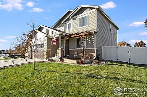 3rd image of 682 Shoshone Ct