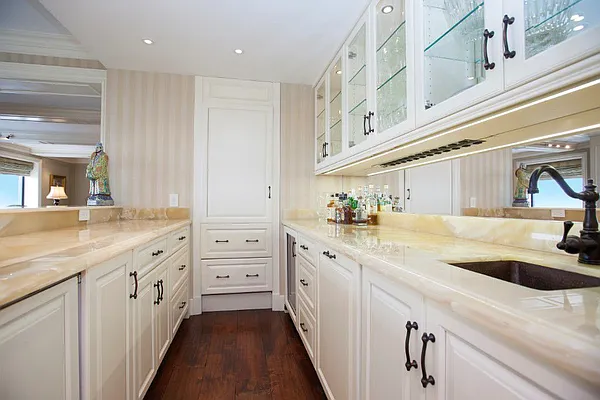 Sold by CitiSuites International Realty | media 5