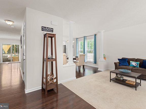 3rd image of 207 Azalea Rd