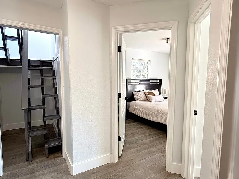 606 E Livingston St — Photo 31
