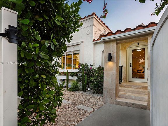 5th image of 3616 SW 26th St