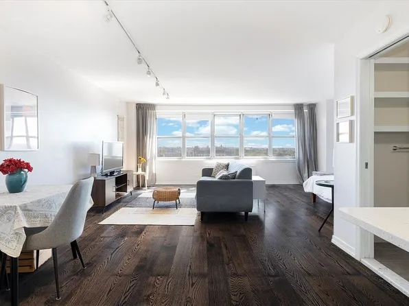 135 Ocean Pkwy APT 12S, Brooklyn, NY 11218