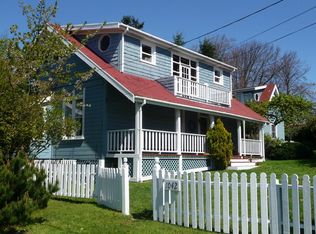 1042 Cass St, Port Townsend, WA 98368