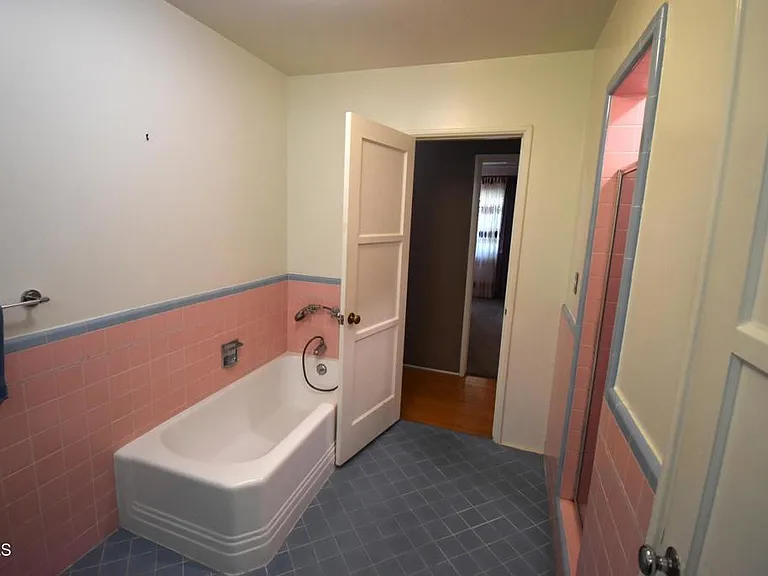 841 W Roses Rd — Photo 22