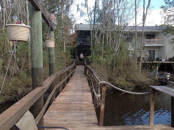 3rd image of 1546 Mardis Place W