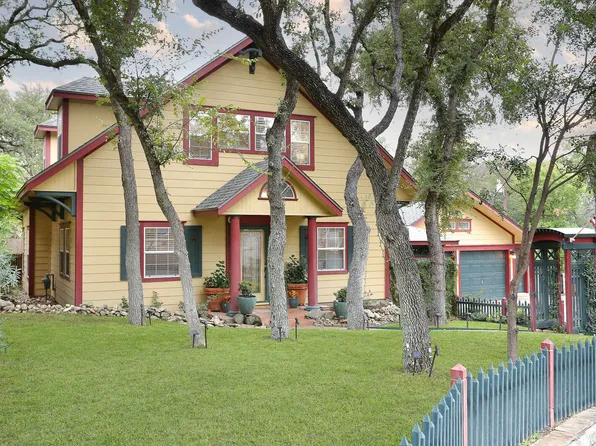 3567 Red Oak Ln, San Antonio, TX 78230