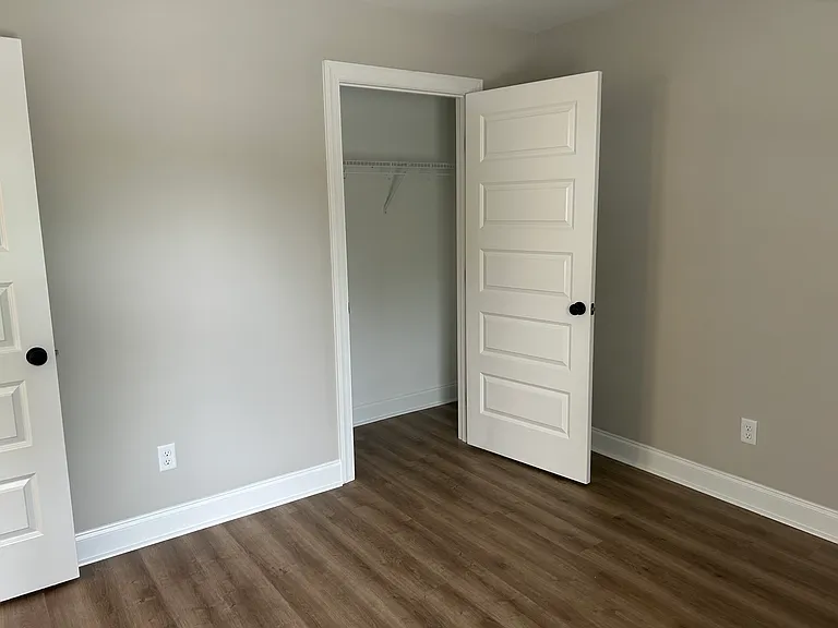 302 Warrenfells St #B — Photo 8