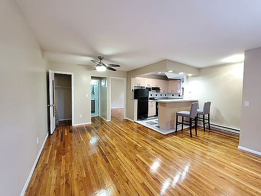 1st image of 2569 12th St #1