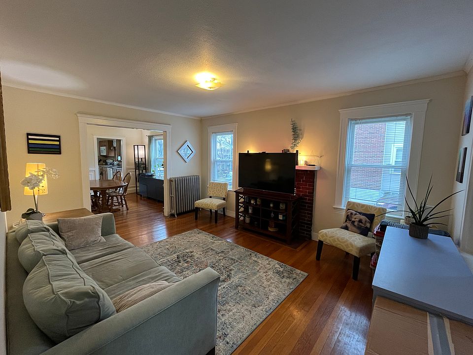 1st image of 61 Bartlett Ave