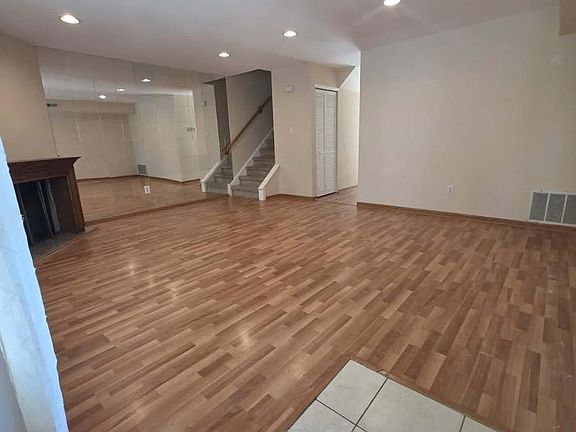5th image of 1102 Stewart Pl