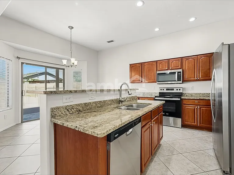 5308 S 53rd Ln — Photo 3