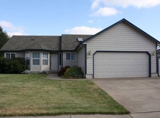917 Belair Dr, Eugene, OR 97404