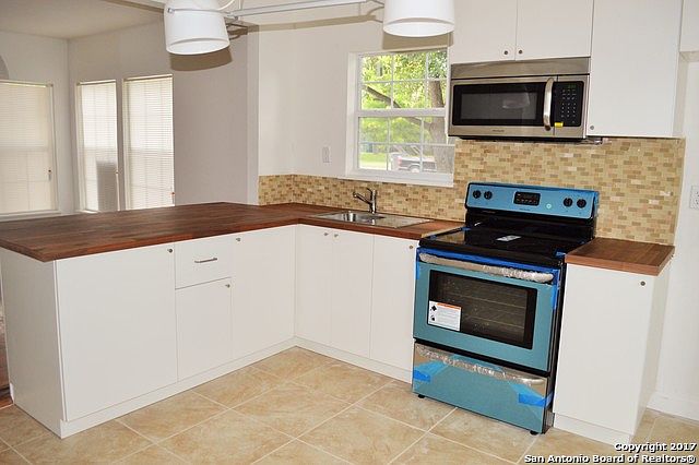 1st image of 142 Antrim Dr
