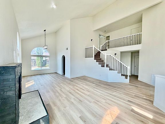 5th image of 1167 Mirror Lake Dr