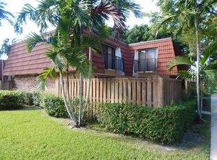 9906 NW 6th Pl, Plantation, FL 33324