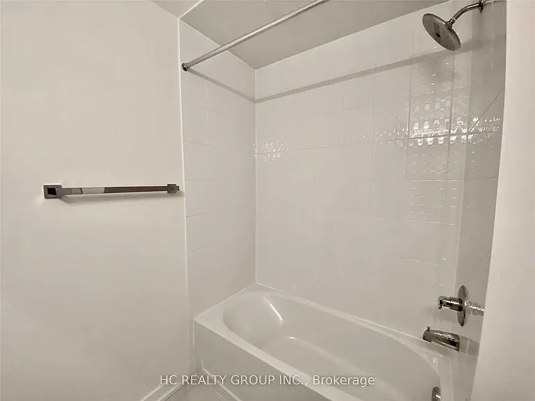 2578 Castlegate Cross — Photo 17