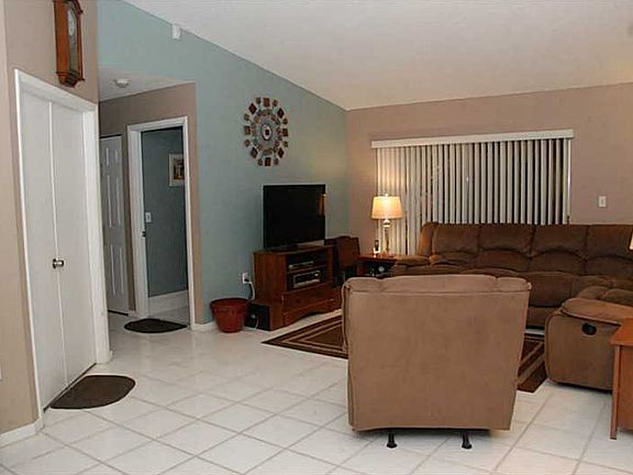 2nd image of 14010 Langley Pl