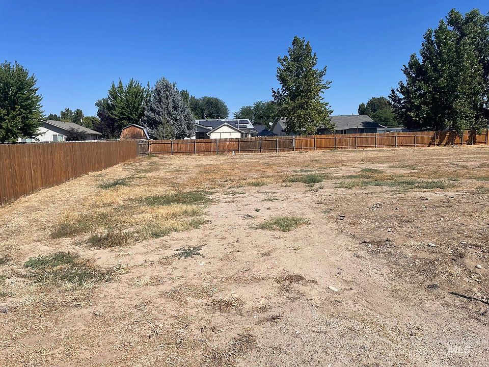 1st image of 101 9th Ave N