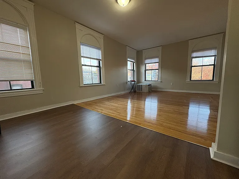 49 Austin St #25 — Photo 1