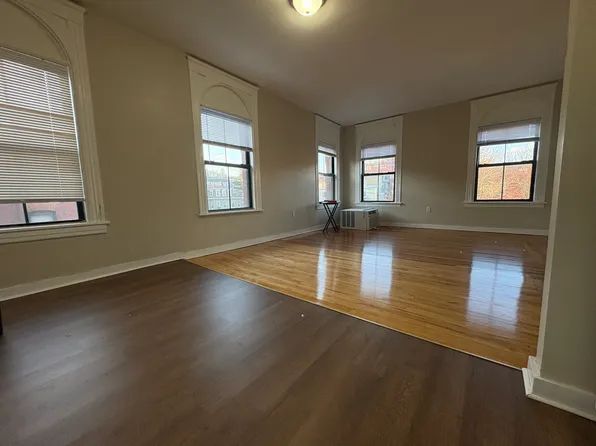 49 Austin St, Worcester, MA