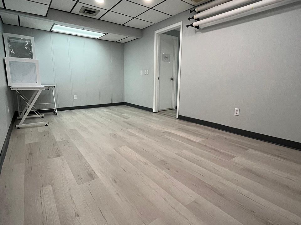 2nd image of 3527 Harlem Rd Suite 4