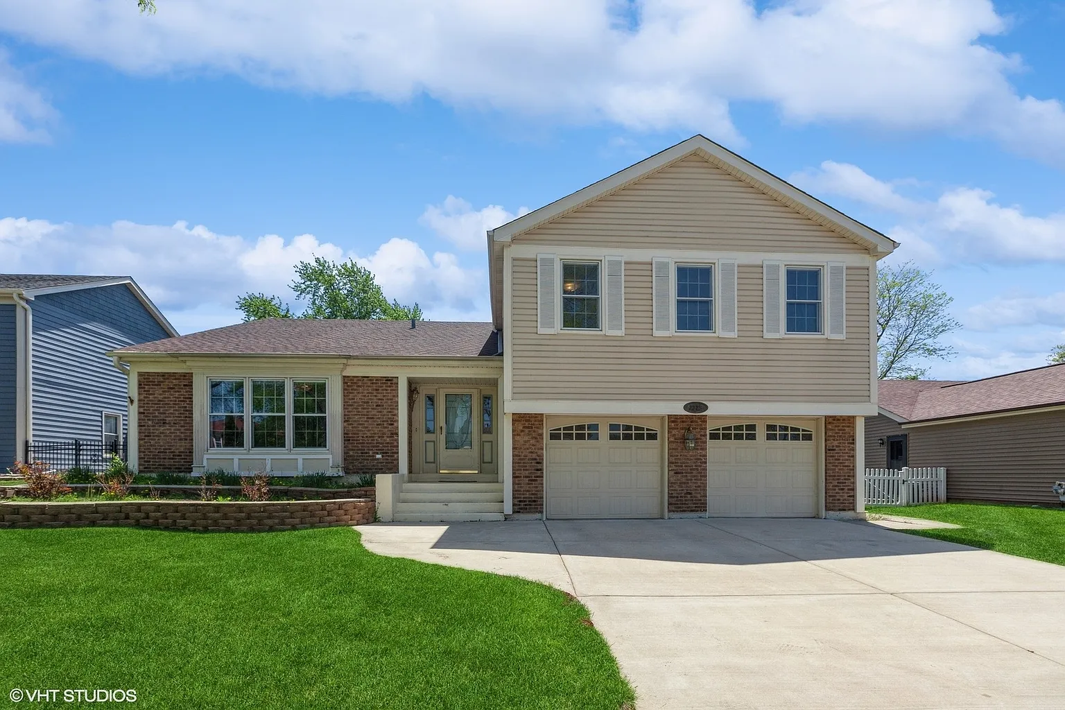 2225 Appleby Dr photo 1