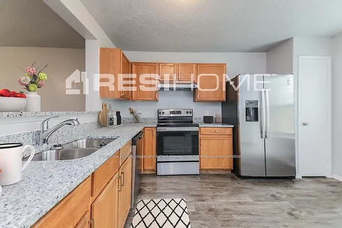 1703 Red Cloud Dr — Photo 2