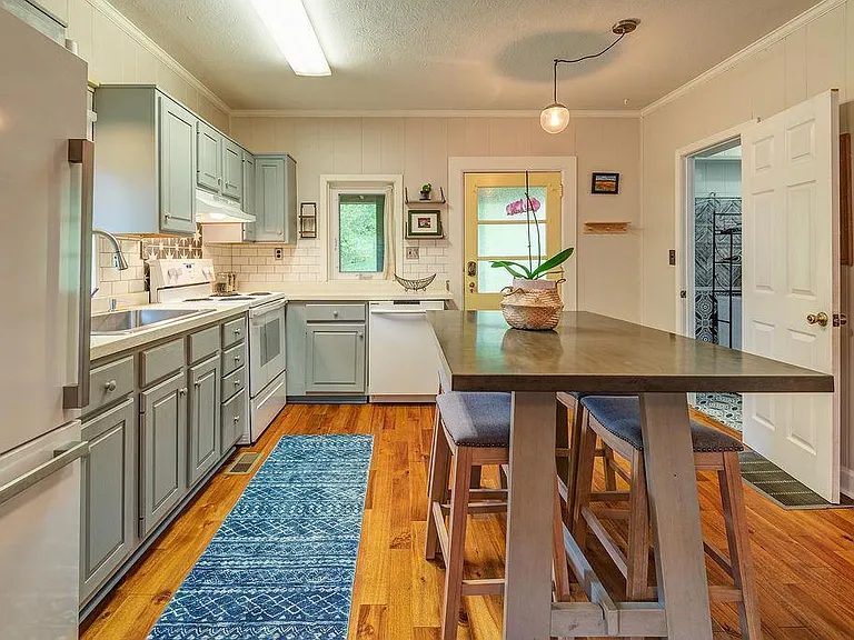 162 Upper Brush Creek Rd — Photo 8